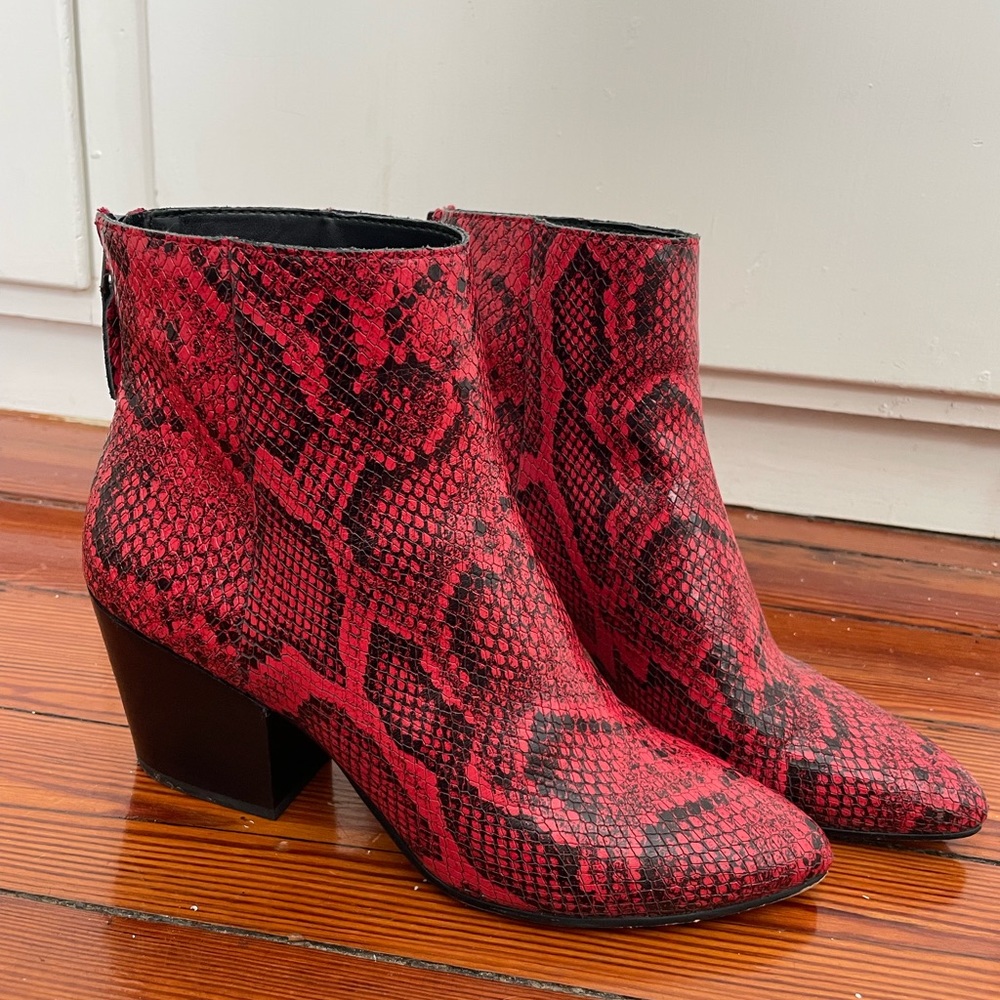 Dolce Vita Booties